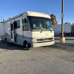2001 National RV 32ft 8311 V10