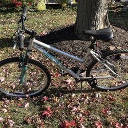 26” Reaction Cycles Lync 26 Aluminum frame 18 speed bike