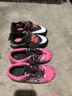 Kids, soccer shoes