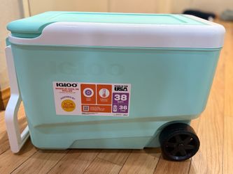 Brand New Igloo 38 Qt Wheeled Cooler