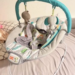 Bright Starts Jungle Vines Comfy Baby Bouncer with Vibrating Infant Seat & Taggies