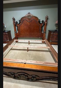 King bed set, dresser ,hutch, two night stands and two table lumps