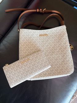 Michael Kors - Signature Crossbody/Matching Wallet