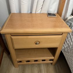Nightstand 