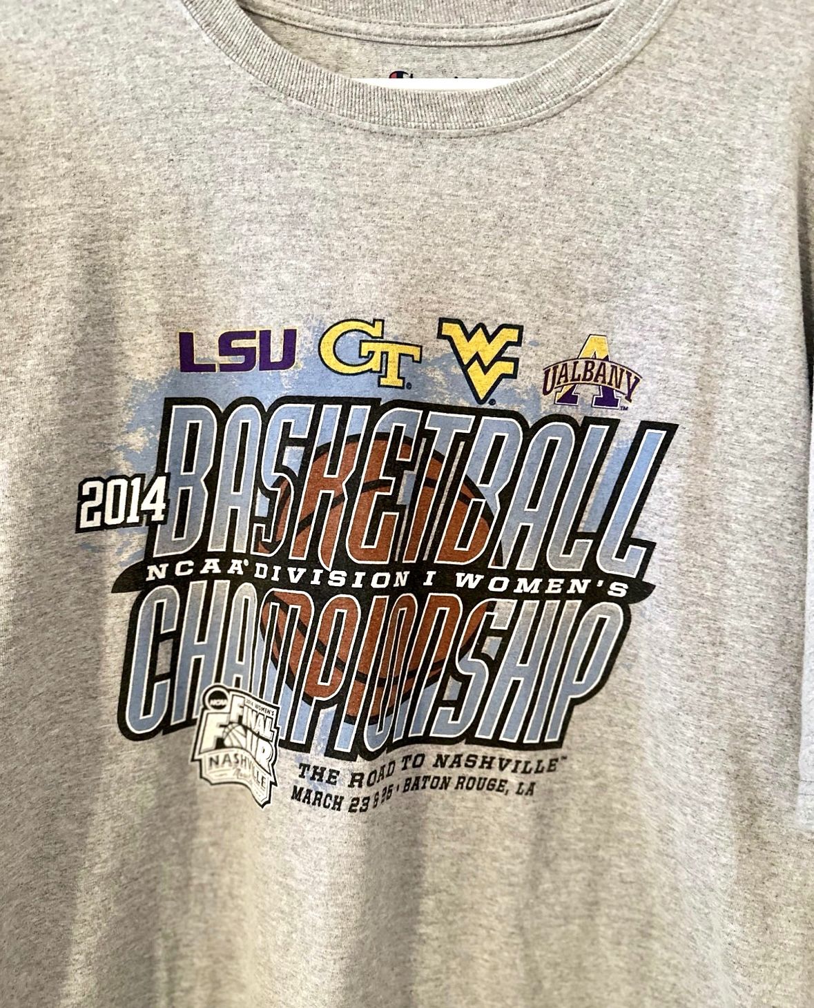 Champion NCAA Basketball Championship 2014 Final Four Nashville Tshirt Size XXL