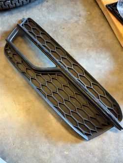 Audi front left (driver side) lower fog light grille / outer grille Audi A5, A5 Cabriolet, A5 Coupe, and Audi S5 (B8 / 8T generation)