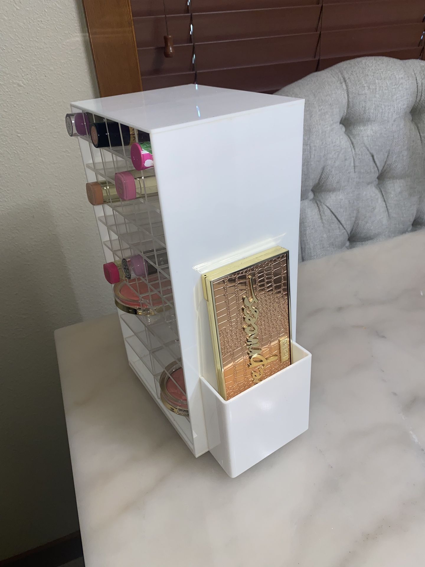 Lipstick Holder Tower
