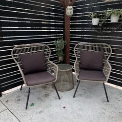 Outdoor Patio Table And Chairs