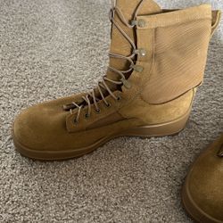 coyote brown inclement cold weather combat boots