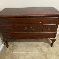 Good Antique Hope chest