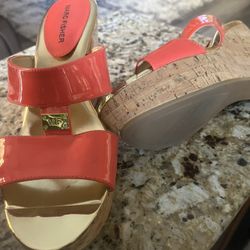 Marc Fisher Size 8 Salmon Color Wedge