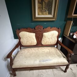 Vintage Hand-Carved Bench – Excellent Condition  Beautifully preserved, hand-carved vintage bench. Perfect for adding character to any space.  Conditi