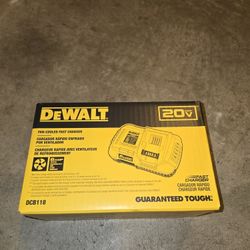 Dewalt 20v Fast Charger Brand New Sealed 