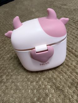 Pink Cow Baby Formula Dispenser On The Go