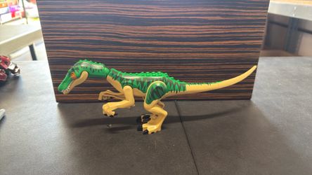Lego Dinosaur - Dinosaur Baryonyx with Dark Green Stripes