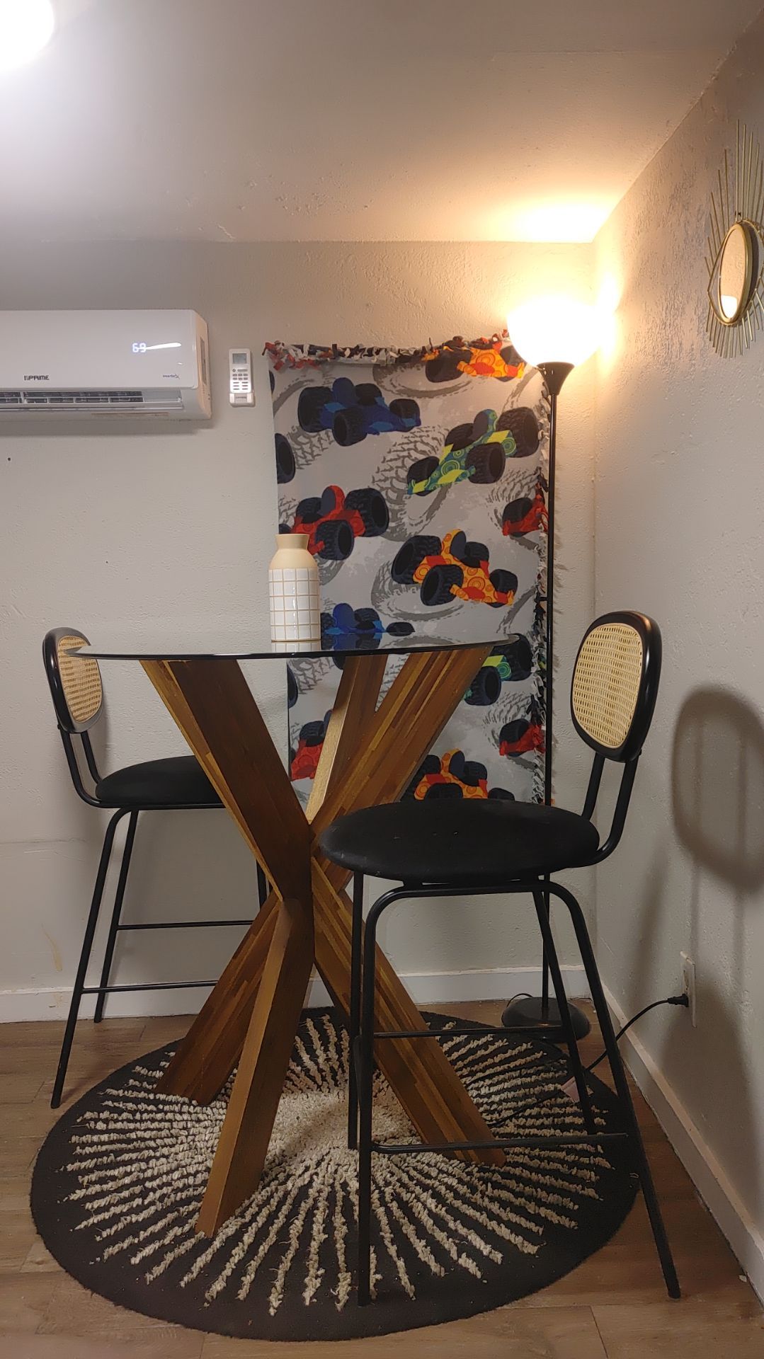 Table, Chairs and Carpet