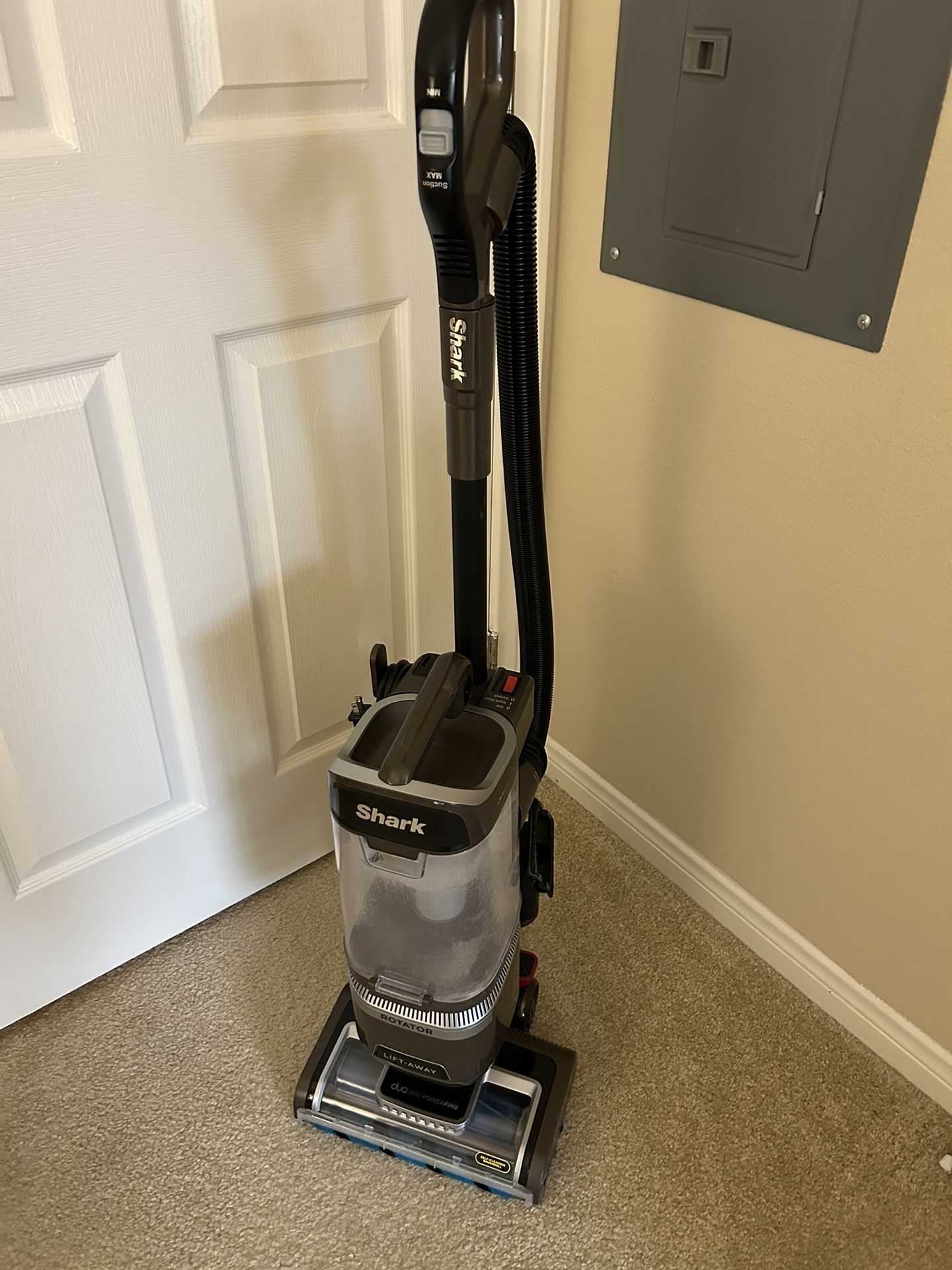 Shark Upright Vacuum Cleaner