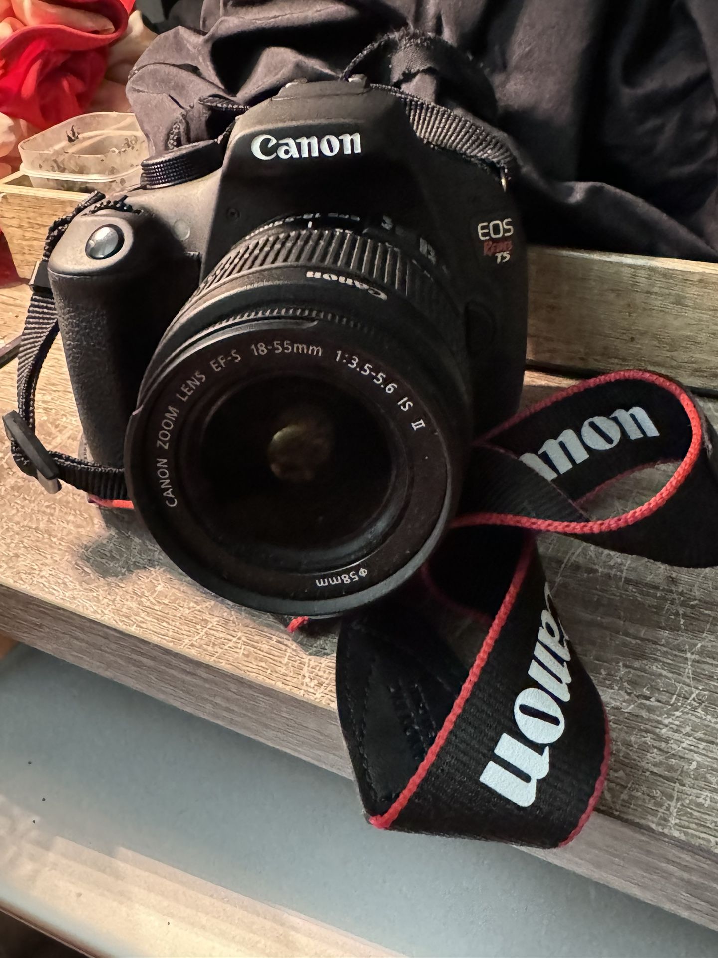 Canon EOS Rebel T5 SLR Camera
