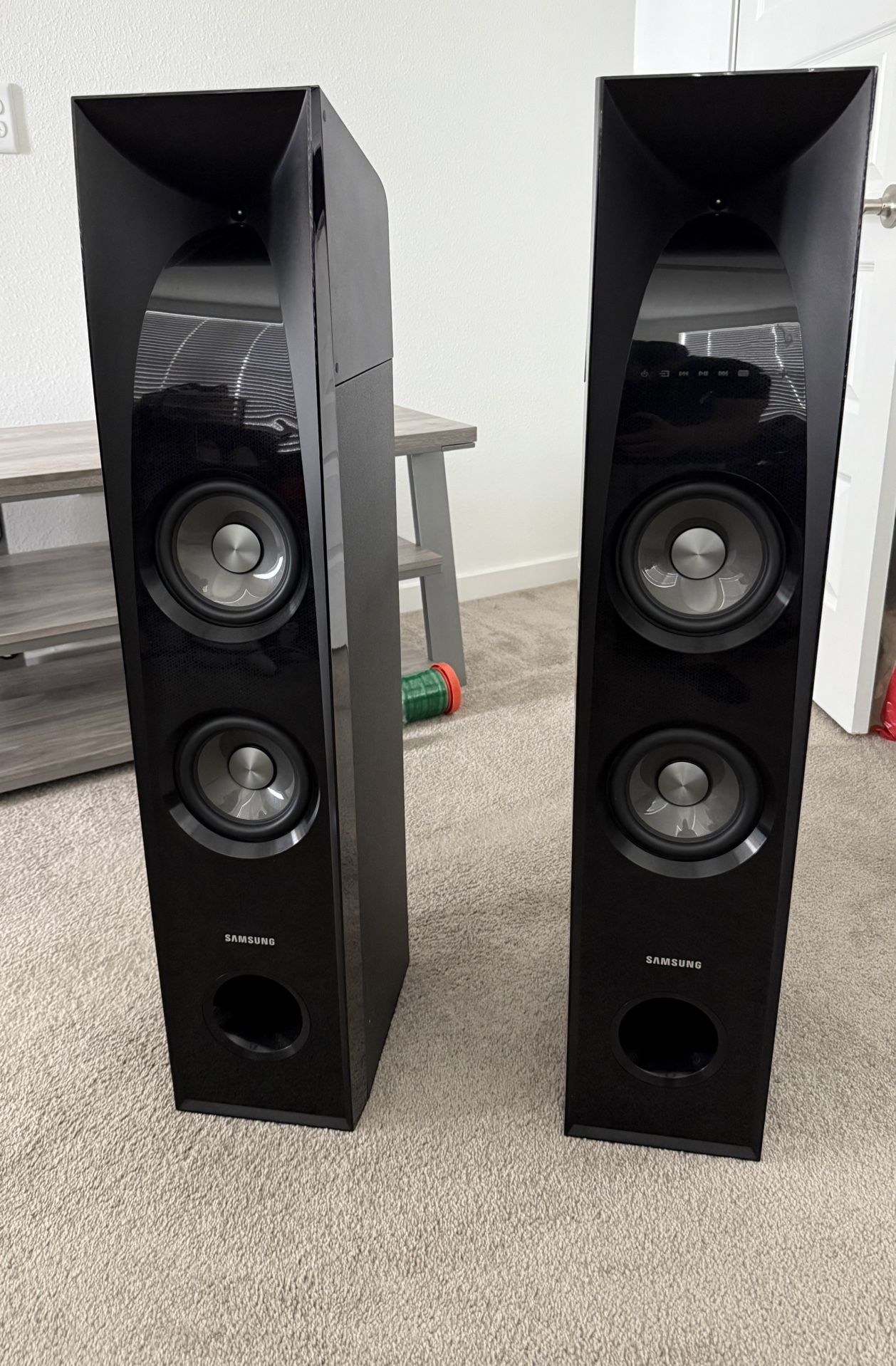 Samsung Tower Floor-standing Speakers