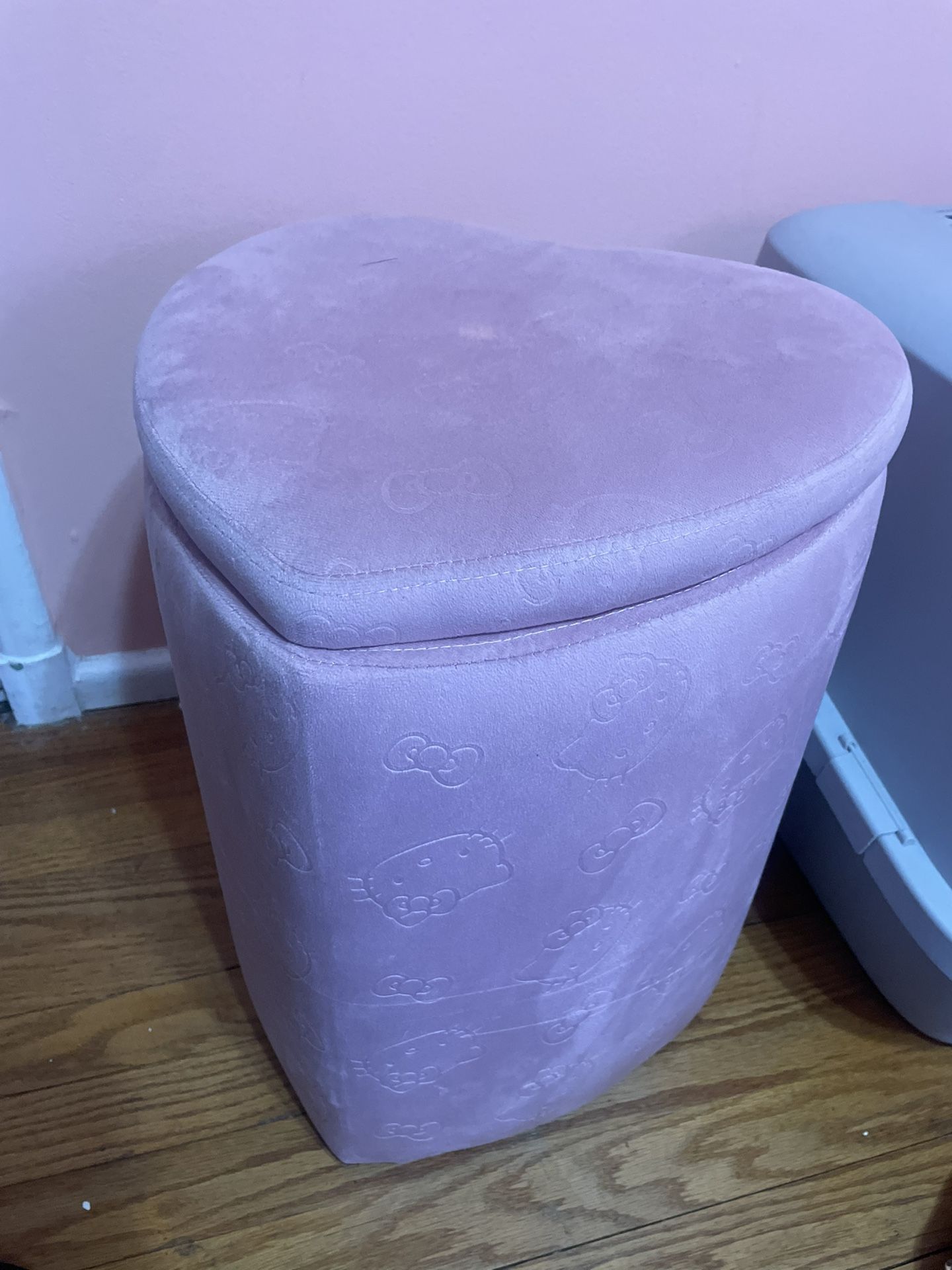 Hello kitty ottoman