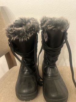 Women’s Snow boots size 7