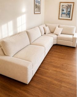 Bob’s Aspen Beige 141” Power Reclining 5-Piece Sectional