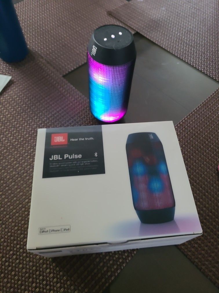 JBL Pulse Bluetooth Speaker