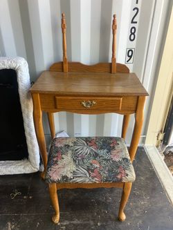 Vintage Oak Vanity Table with Stool and Mirror