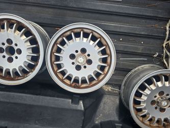 Set of 4 used e30 Bottle Cap Rims