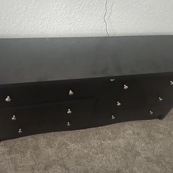 6 draw dresser
