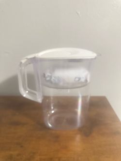 BRITA Metro Pitcher Bright White Smart Light Indicator Standard Filter