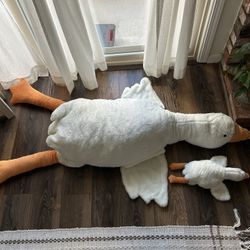 Giant Plush Pillows - White Goose With Baby. 