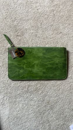 CHICO’S NOSZ: SMALL CLUTCH PURSE  (JADE GREEN) 