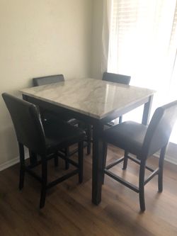 Table & Chairs