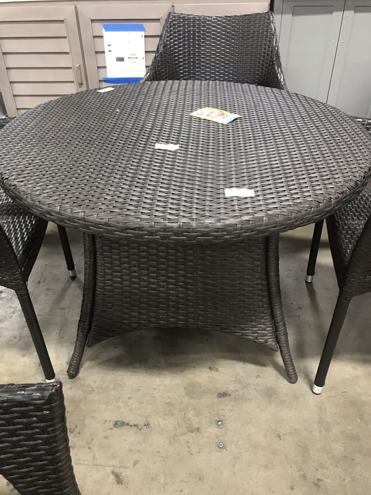 5 Piece Wicker Round Outdoor Dining Set