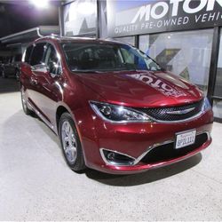2018 Chrysler Pacifica Limited Minivan 