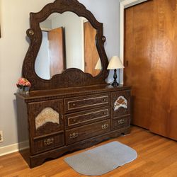 Dresser & Headboard Set 