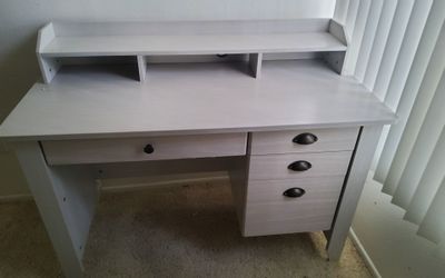 Disk computer table