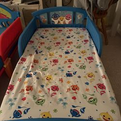 Toddler beds mattresses and sheet sets included