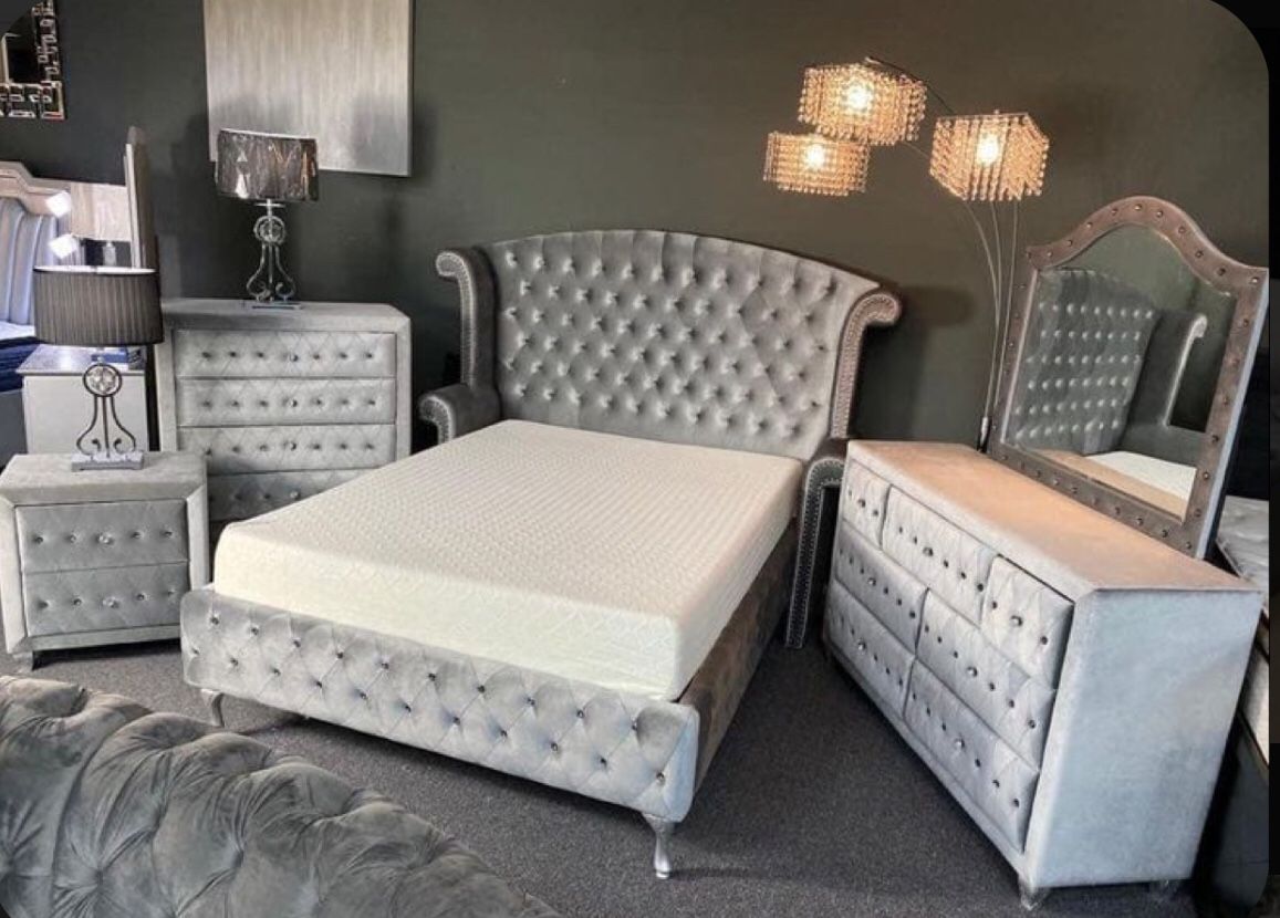Financing Available✅ Gray Velvet King 4 Piece Bedroom Set 🌟 Color Options 👈Showroom Available 👍