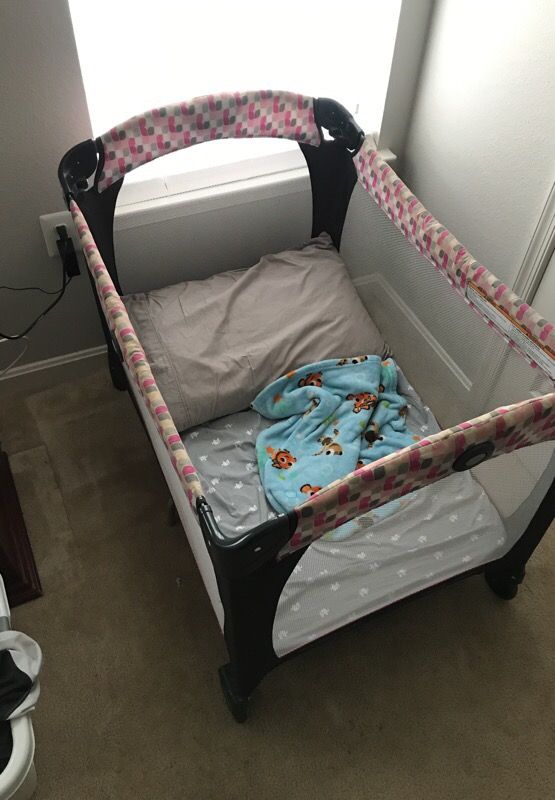 Baby crib