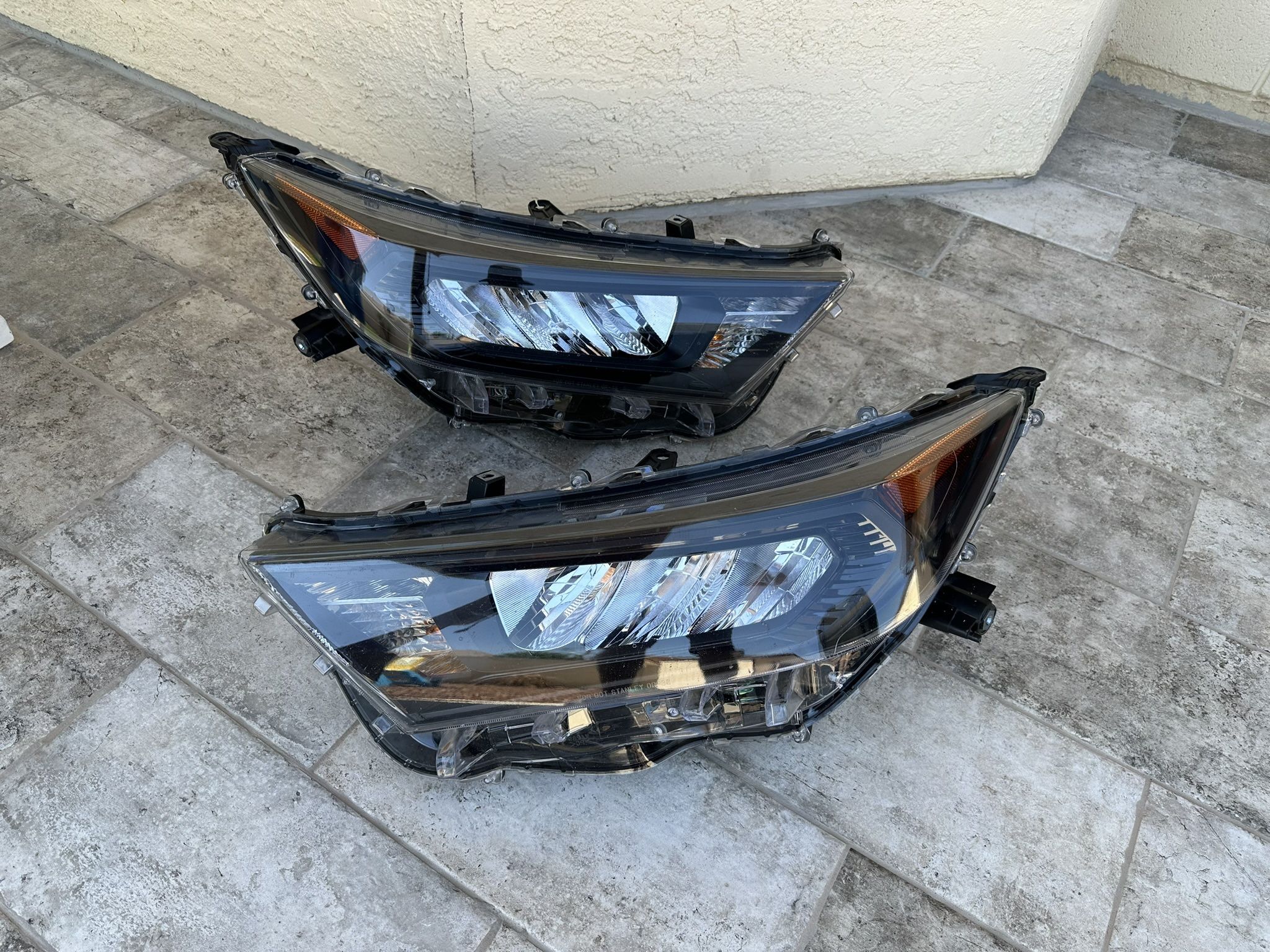 Toyota Rav-4 Headlight LED 2016 - 2018, Toyota RAV4 Headlight, Toyota Rav 4 headlamp, PASSENGER SIDE ONLY, ORIGINAL TOYOTA PART 
