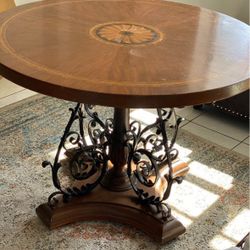 Antique Round Table 