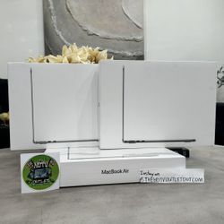 13.6” Apple MacBook M2 Chip 8gb 256gb