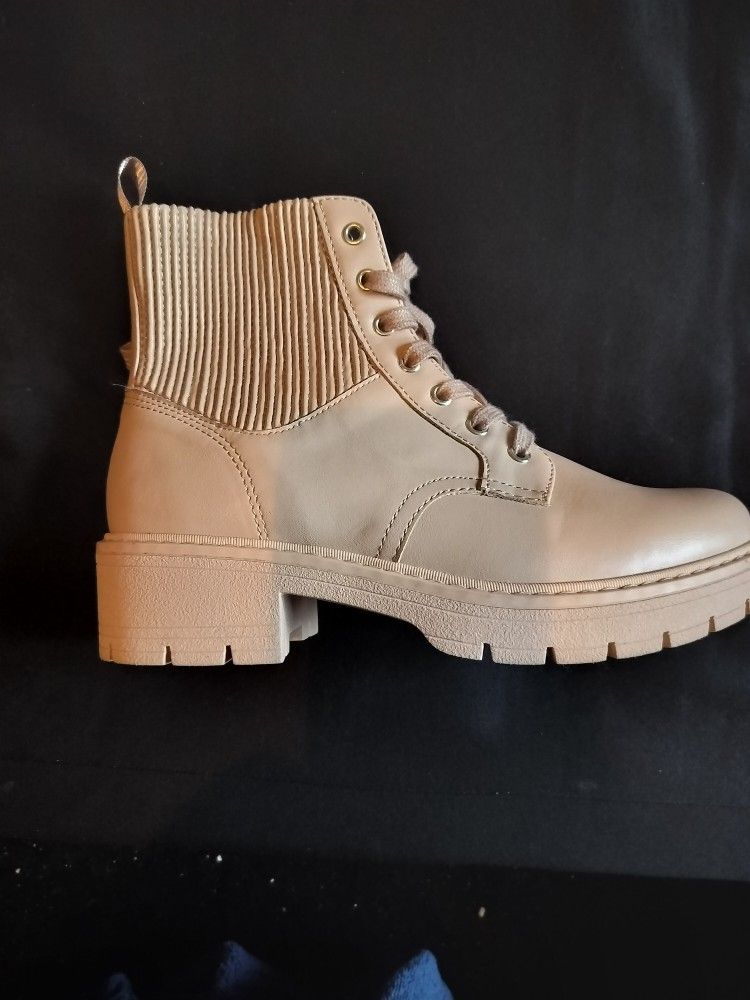 Limelight Women's Corie Combat Boots, Blush Beige, Shoe Size 5, Lace Up