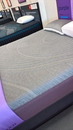 Like new Queen purpl mattress 40% Off