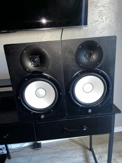 Yamaha Hs8