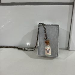 Alice In Wonderland Necklace 