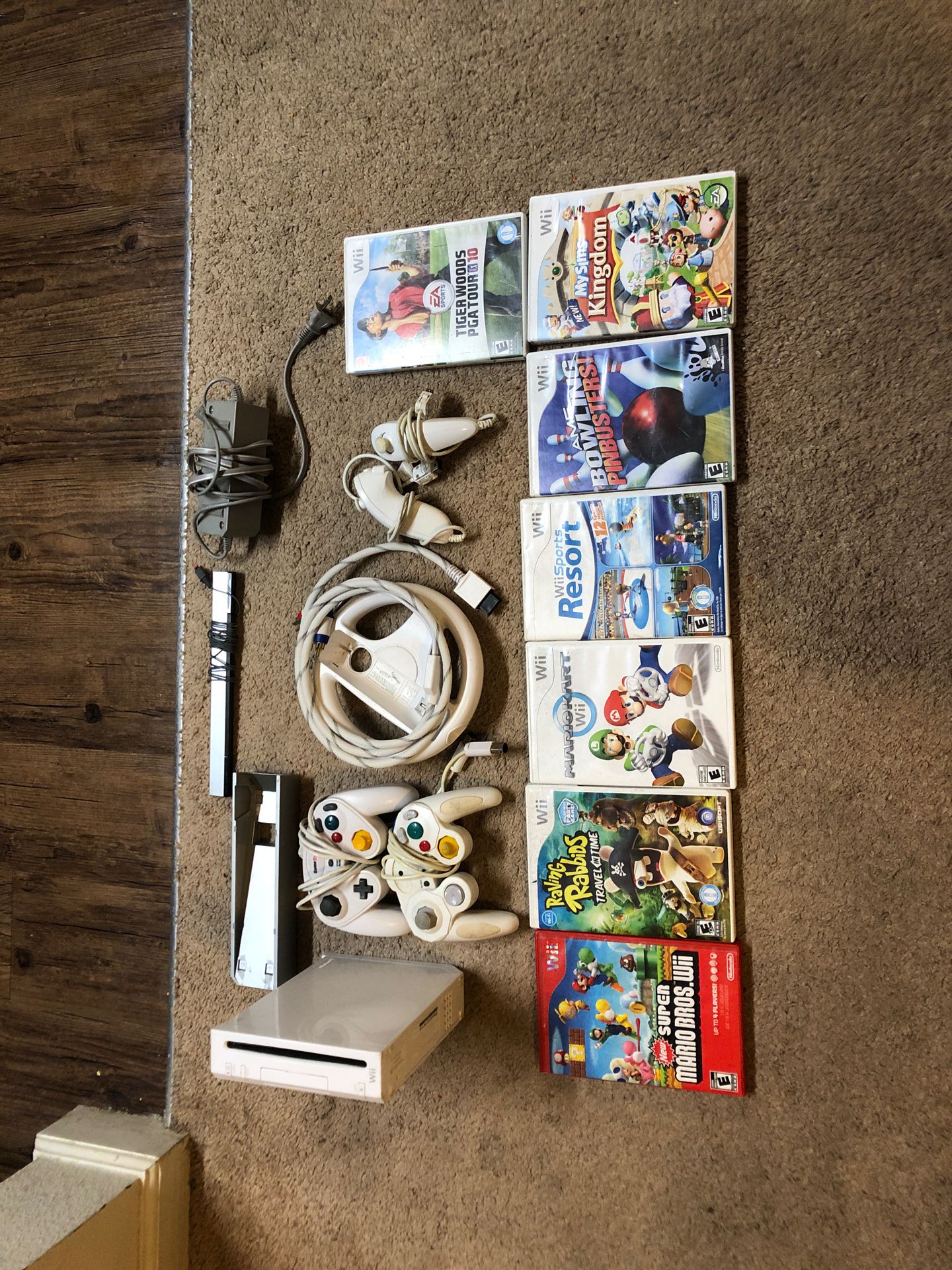 Nintendo wii with 7 games and game cube controllers