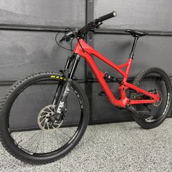 YT Jeffsy 27 CF Pro Race